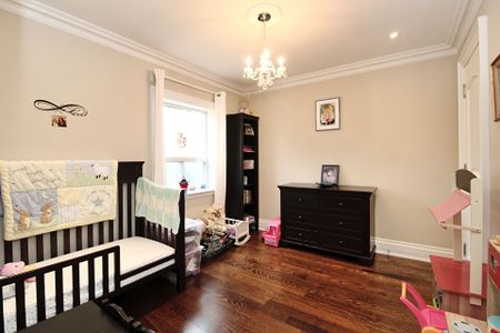 For Lease - 163 Burndale Avenue, Toronto, Ontario - Photo 2