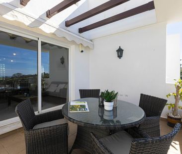Top Floor Apartment in Benahavís - Photo 2