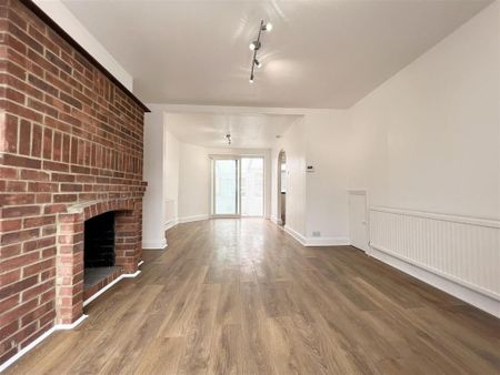 3 bedroom terraced house to rent - Photo 4