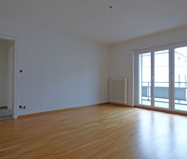 Conveniently located, living not far from the beautiful Lake Zurich! - Photo 1