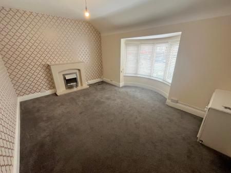 1 bedroom Flat To Let - Photo 1