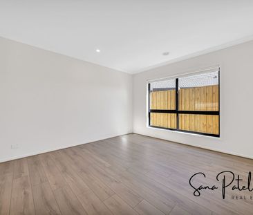 Modern & Spacious Family Living Close to Nature. - Photo 3