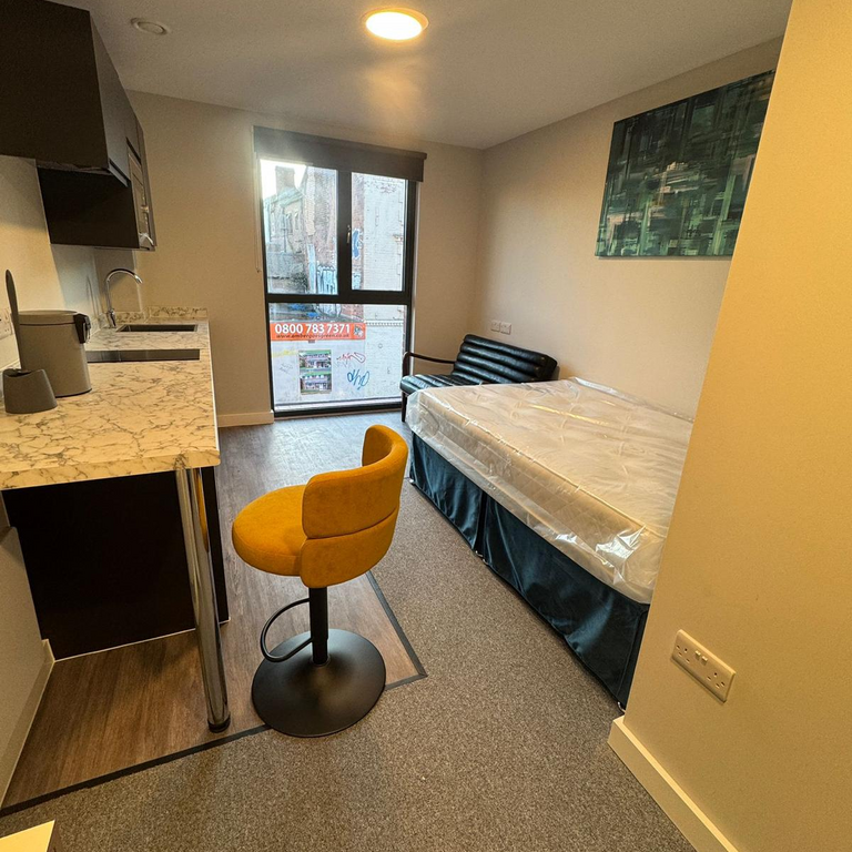 Studio to rent - Photo 1