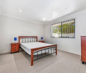 Fully Furnished Inner City Unit - Photo 3