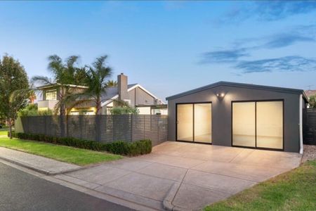 Taylors Lakes - Photo 3