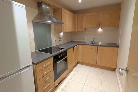 Woking, Surrey, GU22 - Photo 5