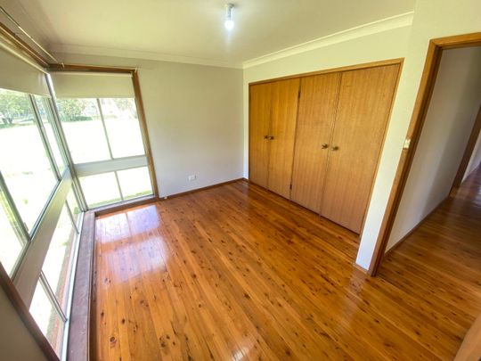 BIG HOUSE WITH A POOL!!! - Photo 1