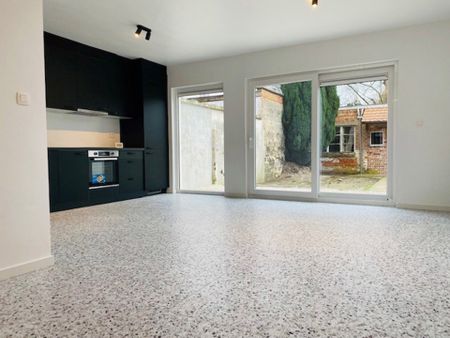 Gerenoveerde woning met 4 slaapkamers en ruime tuin - Foto 3