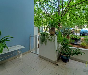 Unique Kingston Loft Apartment - Photo 3