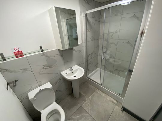 Room in a Shared Flat, Slater Street, L1 - Photo 1