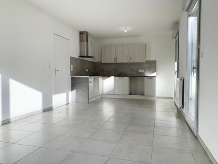 Location Appartement 3 pièces 60m² VAULX EN VELIN 69120 - Photo 3