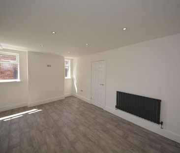 Beech Hall Street, Springfield, Wigan, WN6 - Photo 2