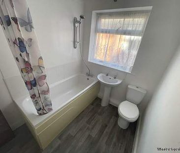2 bedroom property to rent in Oldham - Photo 6