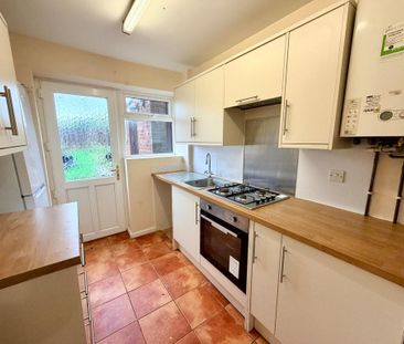 3 bedroom terraced house to rent - Photo 3