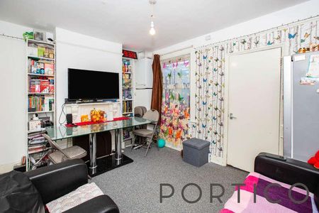 Croydon Road | Canning Town |, E13 - Photo 5