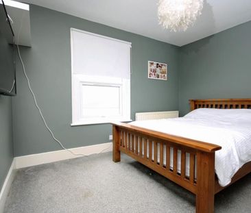 2 Bedroom - Photo 3
