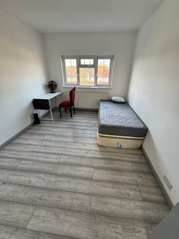 1 bedroom bedsit to rent - Photo 4