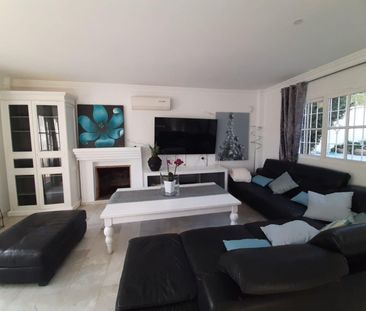 Alquiler Villa en Velerin, Estepona - Photo 2