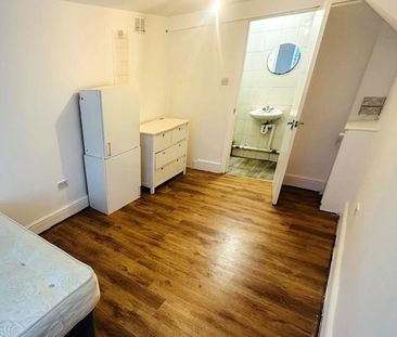 6 bedroom semi-detached house to rent - Photo 6