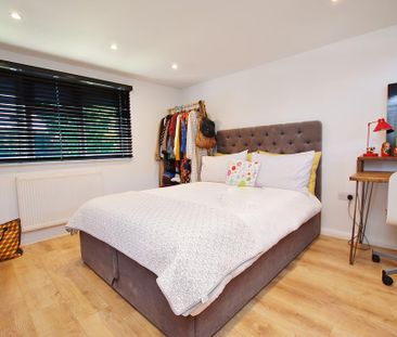 4 bedroom semi-detached house to rent - Photo 6