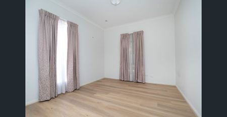 Spacious Living in Prime Taylors Hill Location! - Photo 4