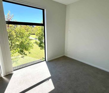 Easy Maintenance 3-Bedroom Townhouse - Photo 3