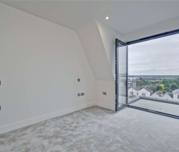 A two bedroom apartment located in the centre of Guildford finished... - Photo 3