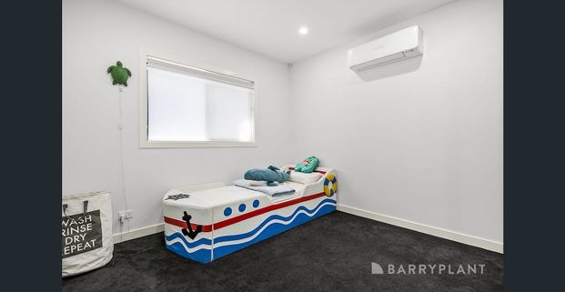 SLEEK URBAN LIVING - Photo 1