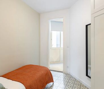 Carrer de Còrsega, Barcelona, Catalonia 08036 - Photo 3