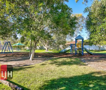 GREAT AIR CONDITIONED FOUR BEDROOM LOW SET HOME! - Photo 4