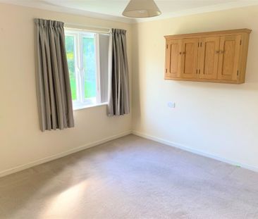 East Barton Road, Bury St. Edmunds, Great Barton - Photo 2