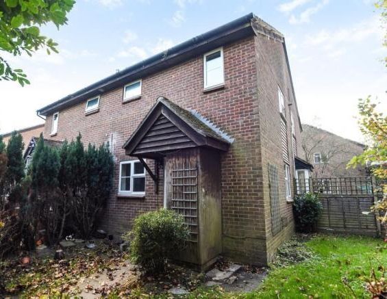 1 bedroom semi-detached house to rent - Photo 1