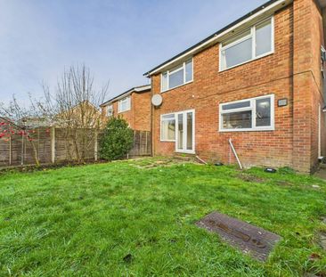 Detached house to rent on - Photo 3