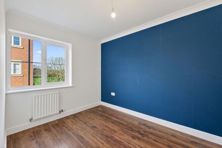 4 bedroom semi-detached house to rent - Photo 4