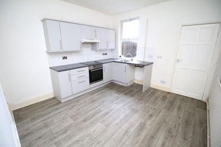 3 bedroom terraced house to rent - Photo 5