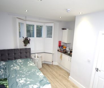 1 bedroom | House share - Photo 5