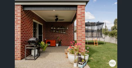 QUALITY FAMILY HOME! - Photo 2