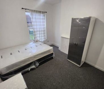 Room in a Shared House, Stratford Road, B11 - Photo 3