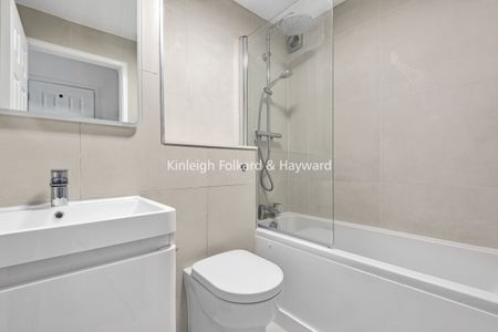 Le May Avenue, Grove Park, London, SE12 - Photo 5