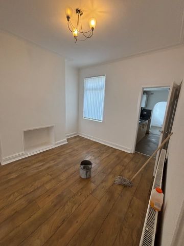 3 Bed Terraced House, Hornsey Road, L4 - Photo 2