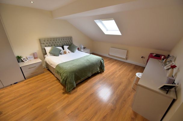 1 bedroom Flat in Flat 7, Leeds - Photo 1