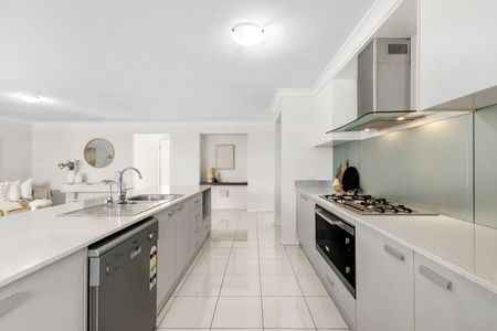 30 Cagney Road, Rutherford NSW 2320 - House For Rent | Domain - Photo 5