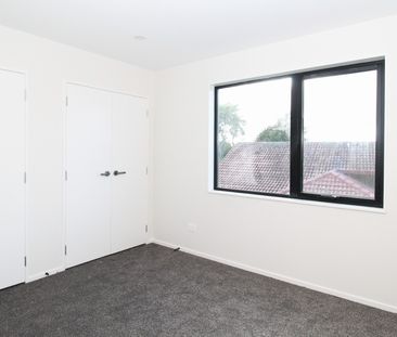 7B Spears Place, Botany Downs, Auckland - Photo 2