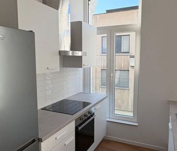 Appartement te huur in Charleroi voor € 825 met 2 slaapkamers - Foto 4