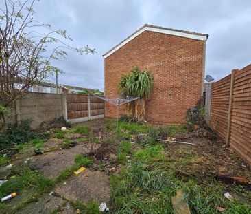 1 bedroom in a house share to rent - Photo 6