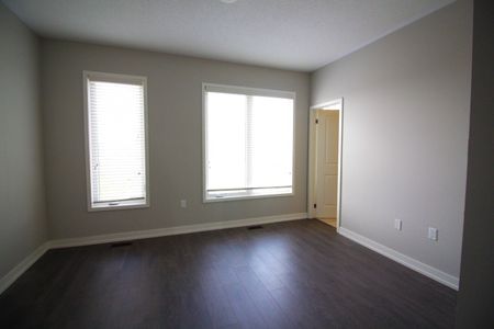 For Lease - 3057 Ernest Appelbe Boulevard, Oakville, Ontario - Photo 5