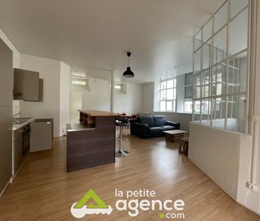 Grand loft T2 centre de ville de Bourges avec emplacement de parking. - Photo 2