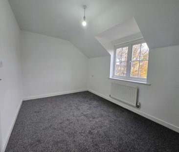 2 Bedroom Semi-detached house for Rent - Photo 5