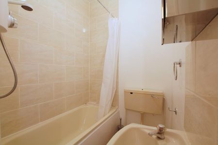 Studio to rent - Photo 5