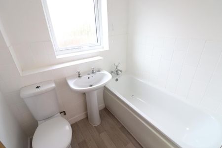 2 bedroom terraced house to rent - Photo 2